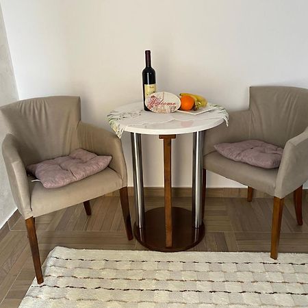 Apartmani Emily & Jully Nikšić Esterno foto
