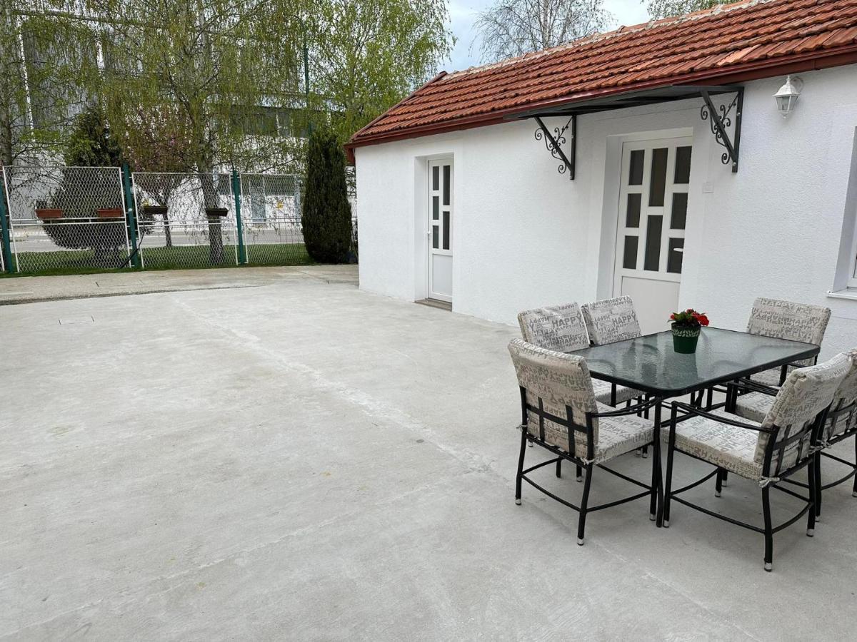 Apartmani Emily & Jully Nikšić Esterno foto