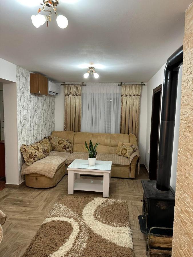 Apartmani Emily & Jully Nikšić Esterno foto