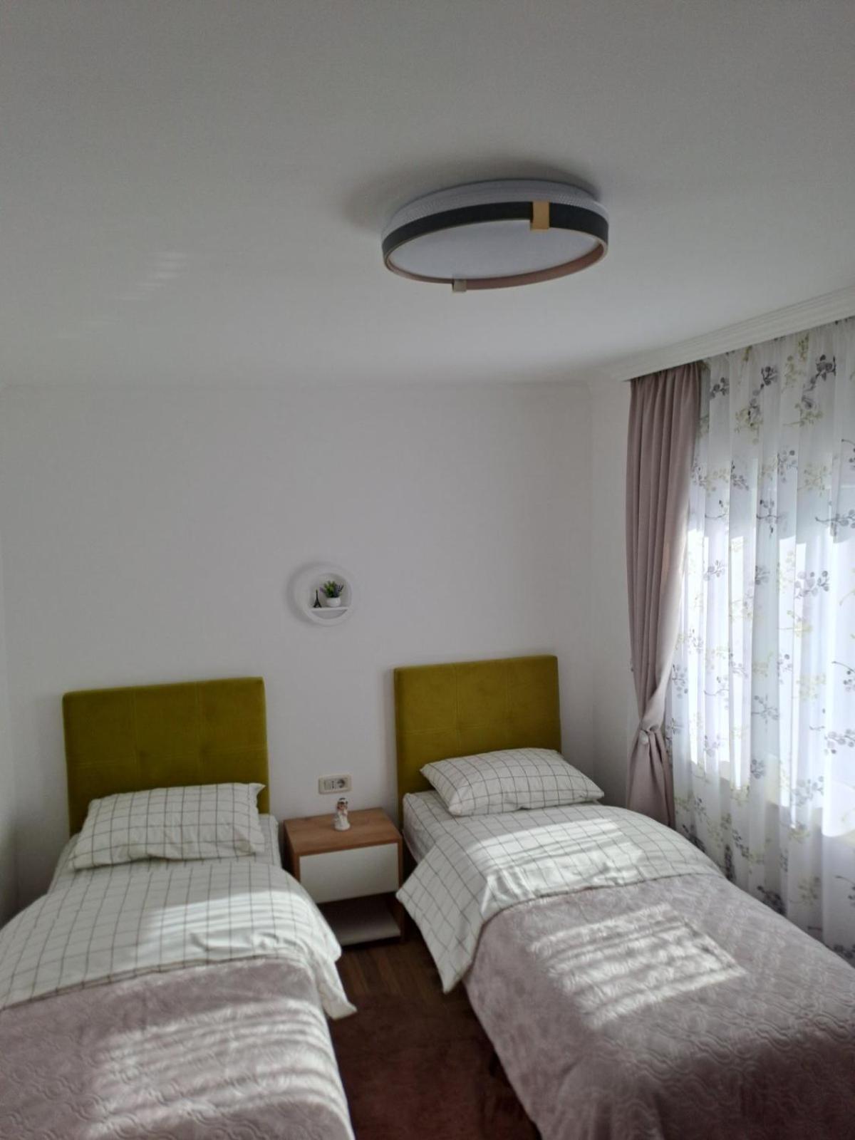 Apartmani Emily & Jully Nikšić Esterno foto