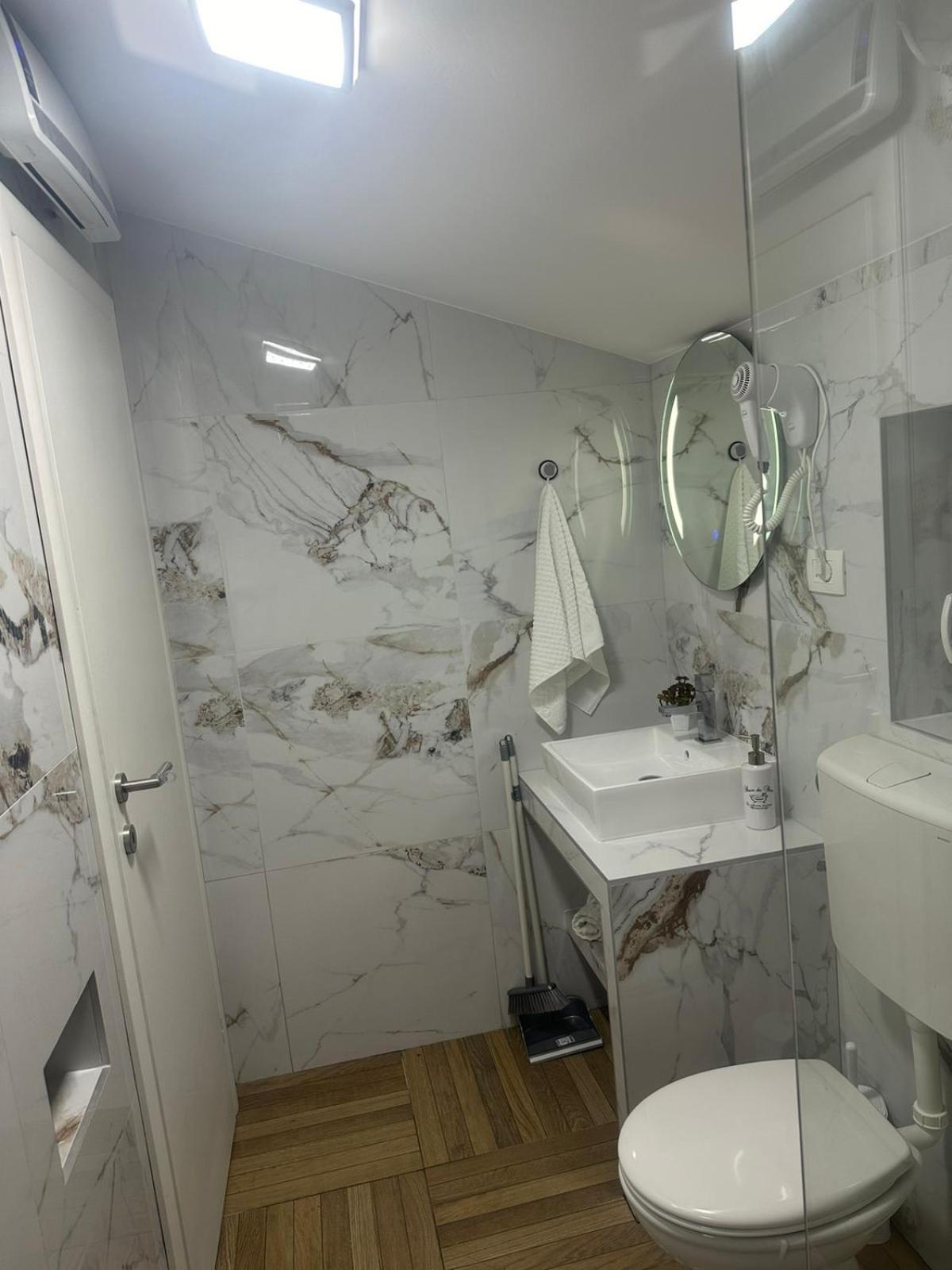 Apartmani Emily & Jully Nikšić Esterno foto